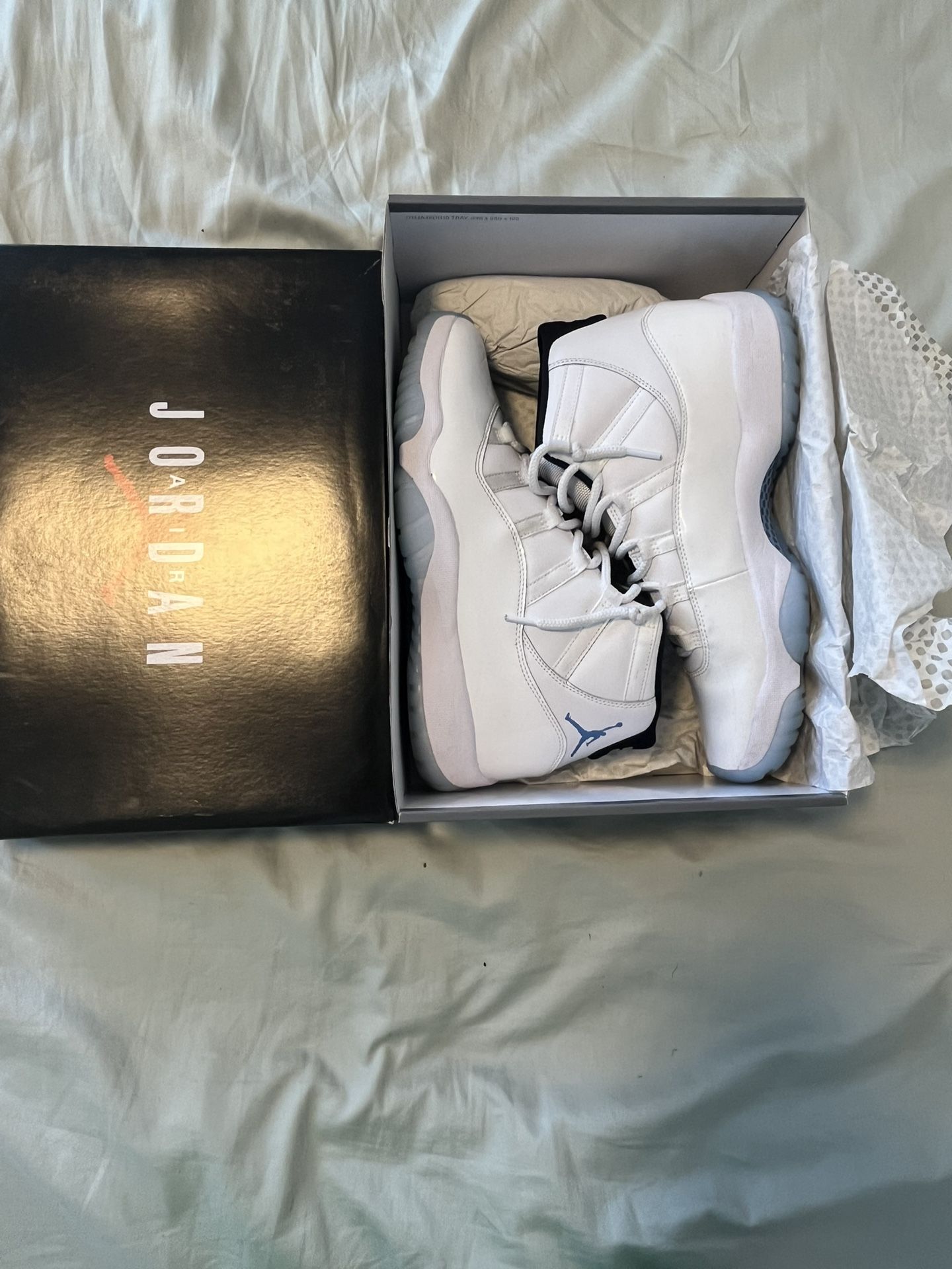 Air Jordan 11 Retro Legend Blue 2024 Size 11 Mens