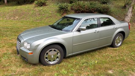 2006 Chrysler 300 Touring Sedan 4-Door V6