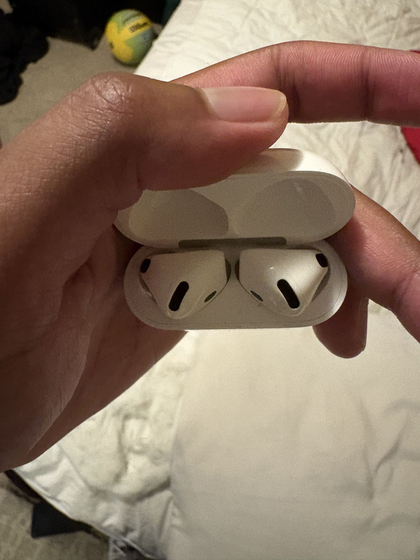 Apple Airpods 4 With Noise Cancellation