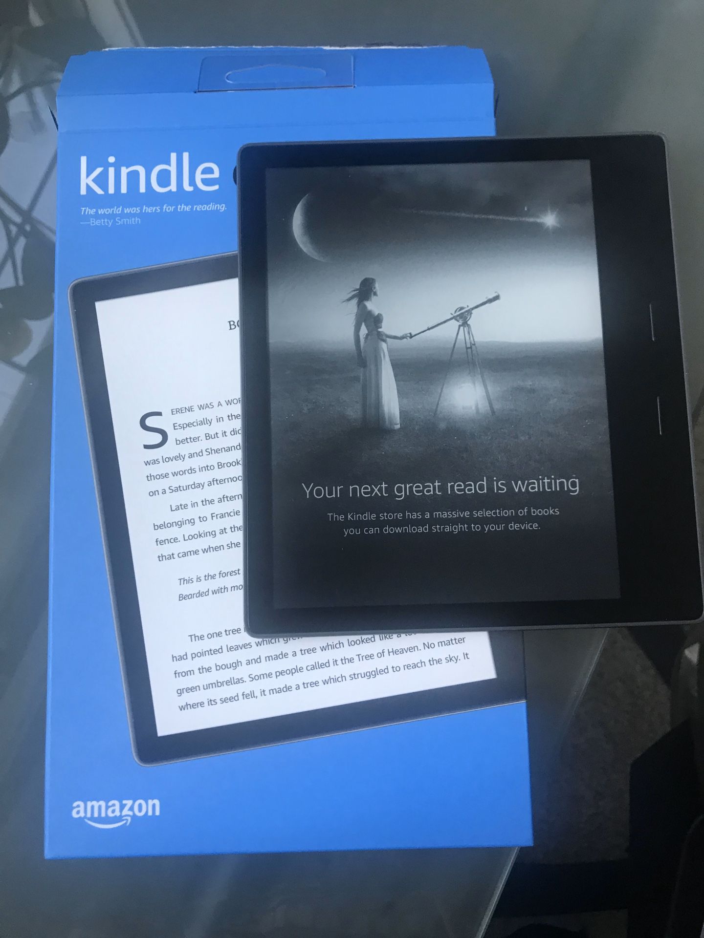 Kindle oasis 10th gen (newest model)with orange light in box..with the charging wire