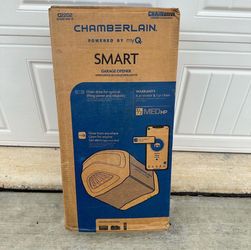 Chamberlain myQ Smart Garage Door Opener New in Box