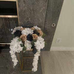 Center Pieces Navy Blue & Gold With White