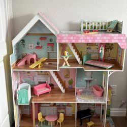 KidKraft Mia’s Pet Loft Dollhouse