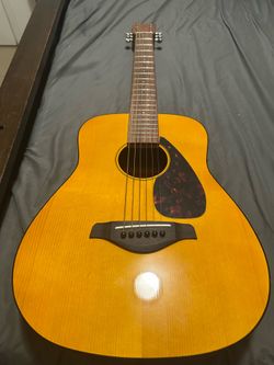 Yamaha JR1 Guitar