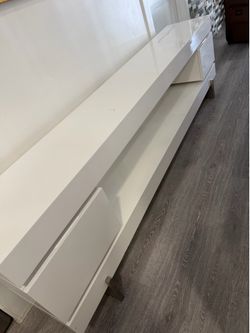 TV Stand Moderno Blanco Alto Brillo 83” – El Dorado Furniture