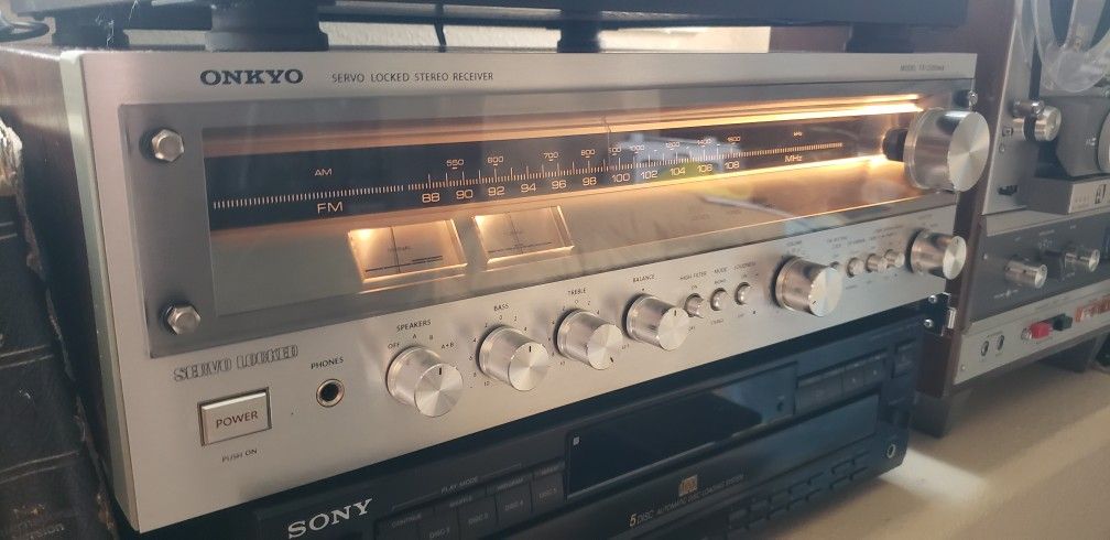Beautiful vintage ONKYO TX-2500 MKll