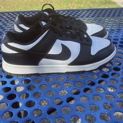 Nike panda dunks Size 8