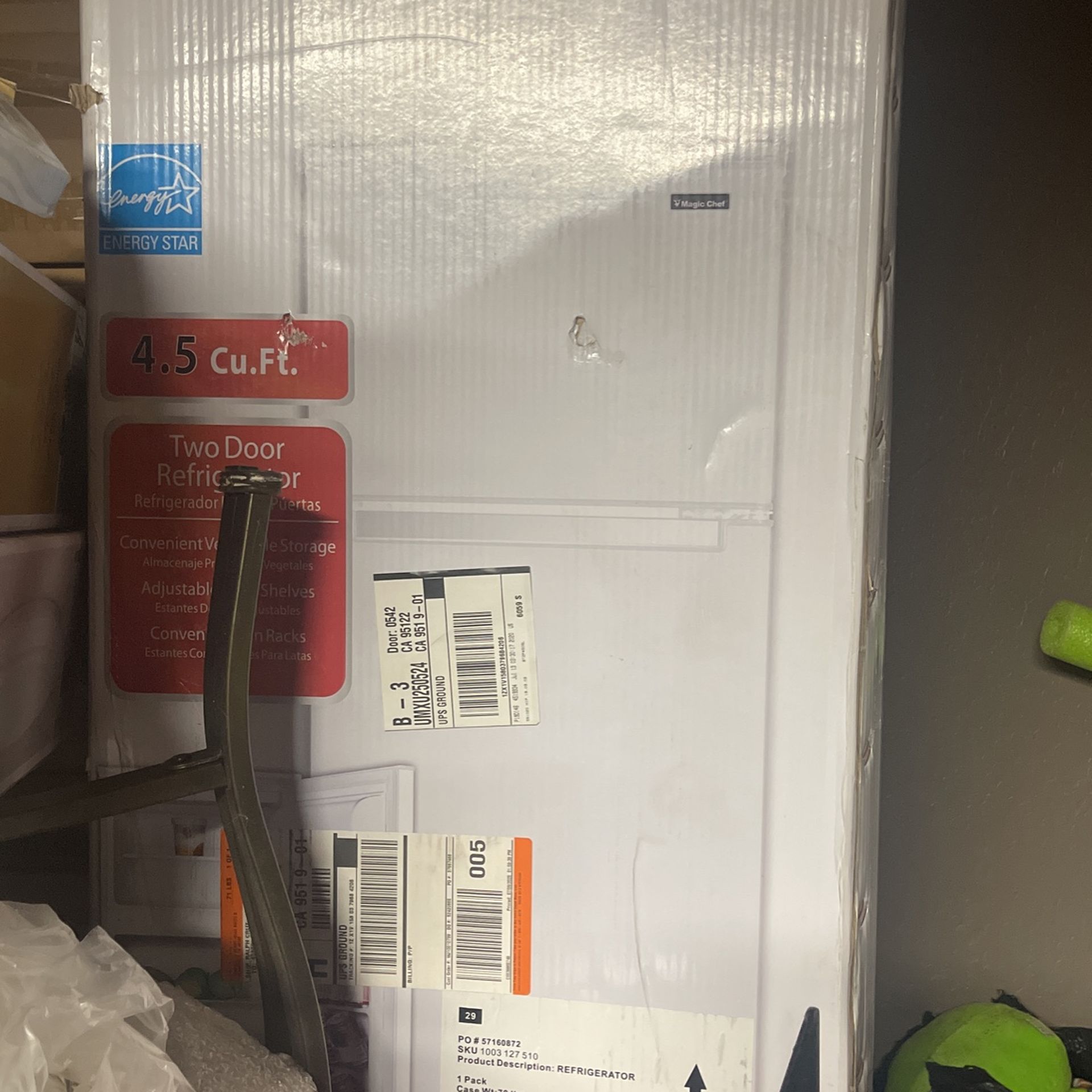 4.5 White Fridge With Freezer