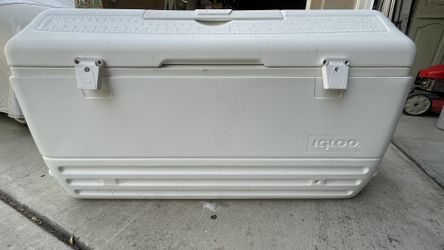 Igloo Cooler 40"x18"x21"
