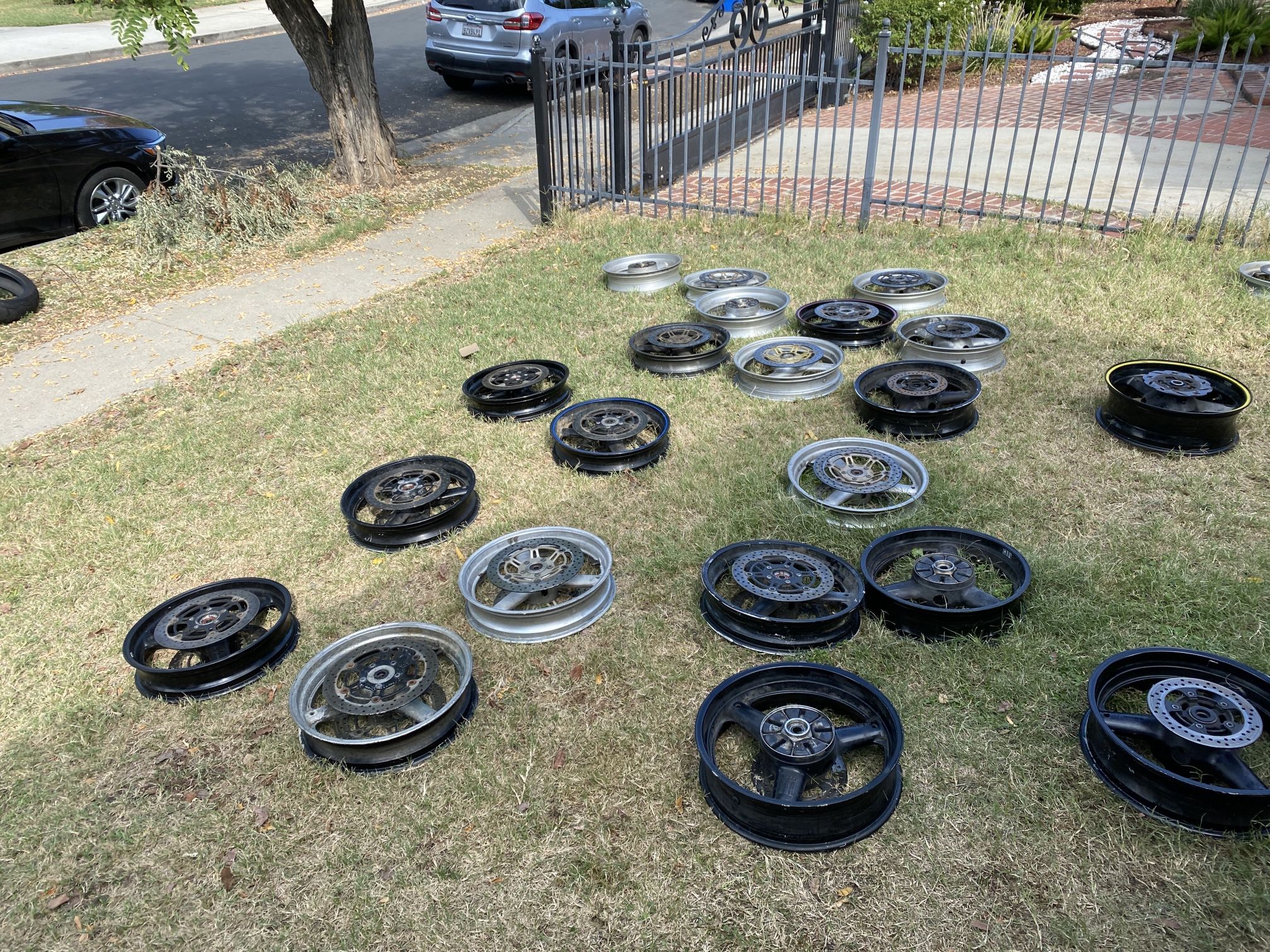 1st and 2nd generation Suzuki sv650 set of rims  