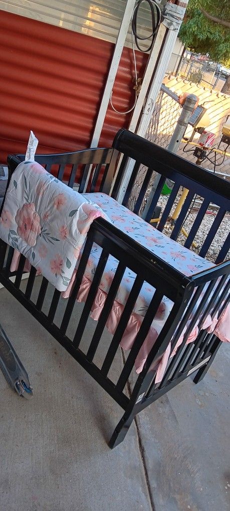 MINI CRIB