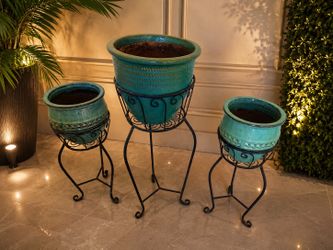 Set of 3 Decorative Ceramic Planters with Metal Stands 🌿
