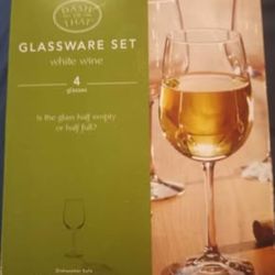 4 Wine Glasses