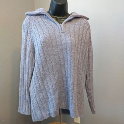 Carolyn Taylor purple sweater size medium with half zipper
93% acrylic & 7% polyester
