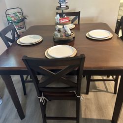Dining Room Table Seats 4