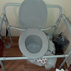 BRAND NEW Bariatric Foldeable Portable  Bedside Commode.