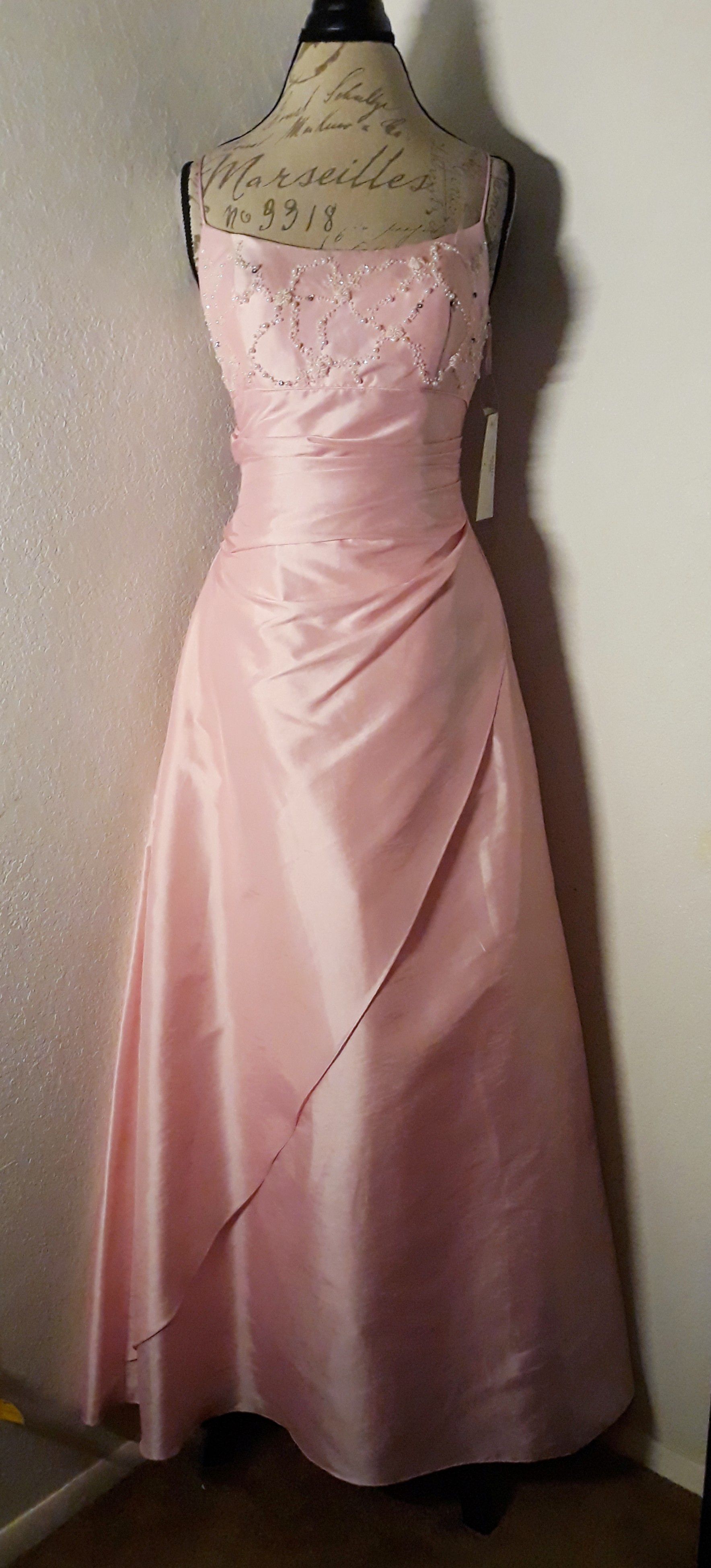 Drop Dead Gorgeous Pale Pink Formal Dress With Beaded Detail on Chest Sz 8