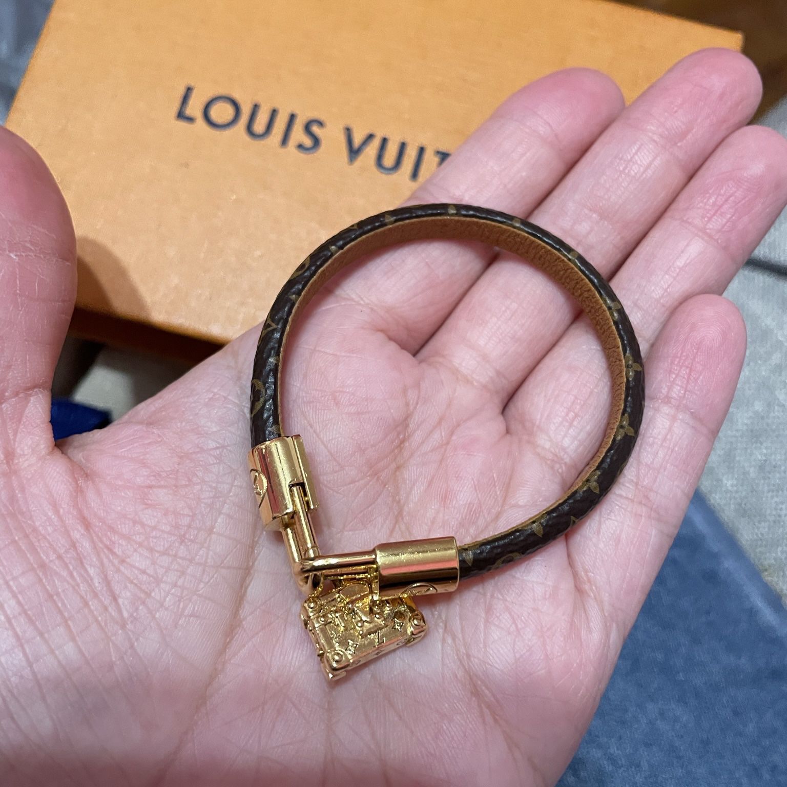 Louis Vuitton Petite Malle Charm Bracelet Monogram Canvas. Size 19