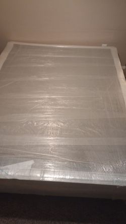 QUEE BOX SPRING