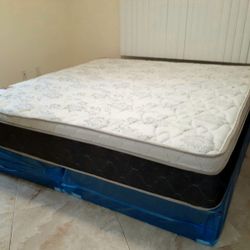 NEW KING-SIZE PILLOW TOP MATTRESS AND BOX SPRING