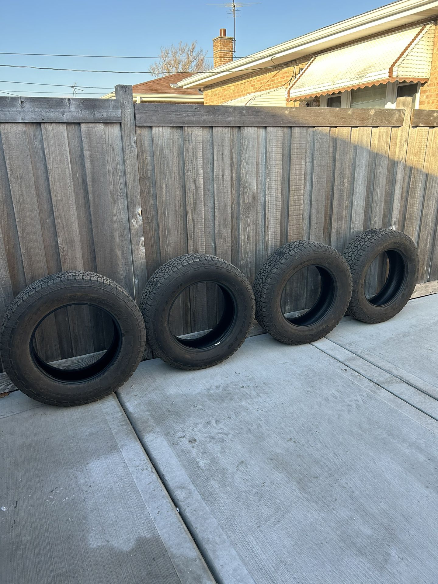 GOODYEAR WRANGLER TRAILRUNNER AT LT275/65R20 ALL SEASON TIRE for Sale in  Chicago, IL - OfferUp