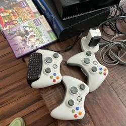2 Xbox 360s, Kinect, Controllers & Games 
