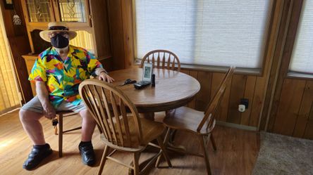 Solid Oak Dining Table /1 Leaf / 4 Chairs