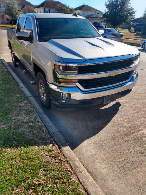 2017 Chevy Silverado Texas edition for Sale in Houston, TX - OfferUp
