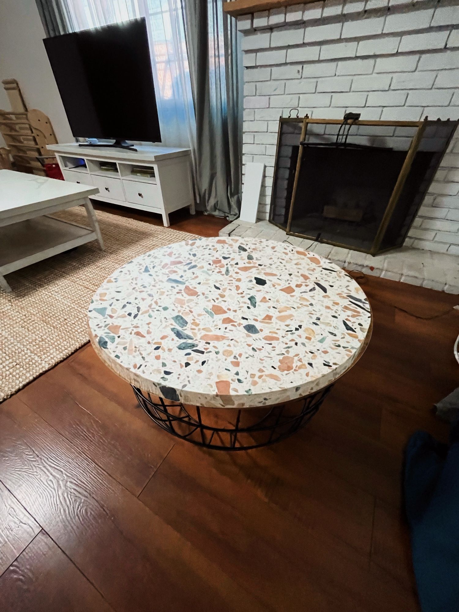 Round coffee table