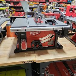 Milwaukee M18 Table Saw 8-1/4 