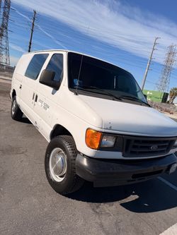 2004 Ford E-250