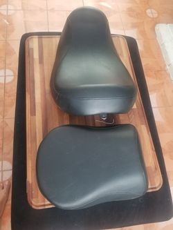 Harley davidson seat with passenger seat