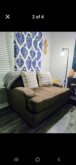 Oversized Chair / Chair-and-a-Half