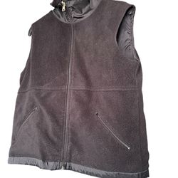 Derek Heart Fleece Fake Fur Zip Up vest size M/L.  Measurements in pictures Pockets on the front. 2.  Also two pockets on the inside Zippers up to the
