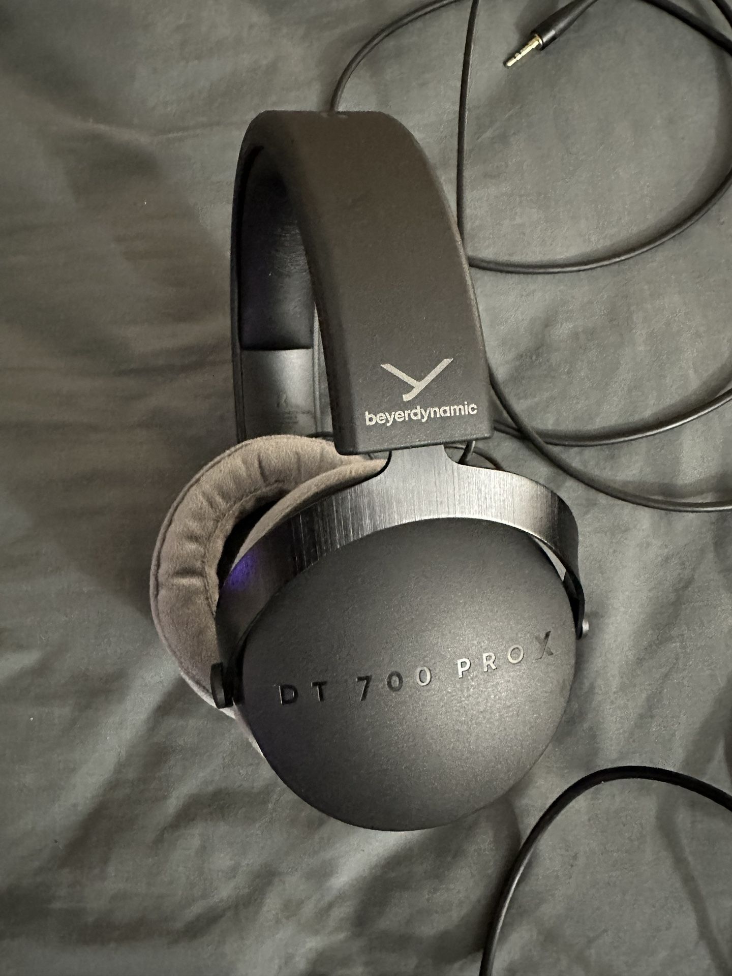 Read Description Beyerdynamic DT 700 PROX