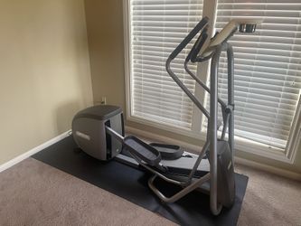 Precor Elliptical EFX 5.25 and Mat