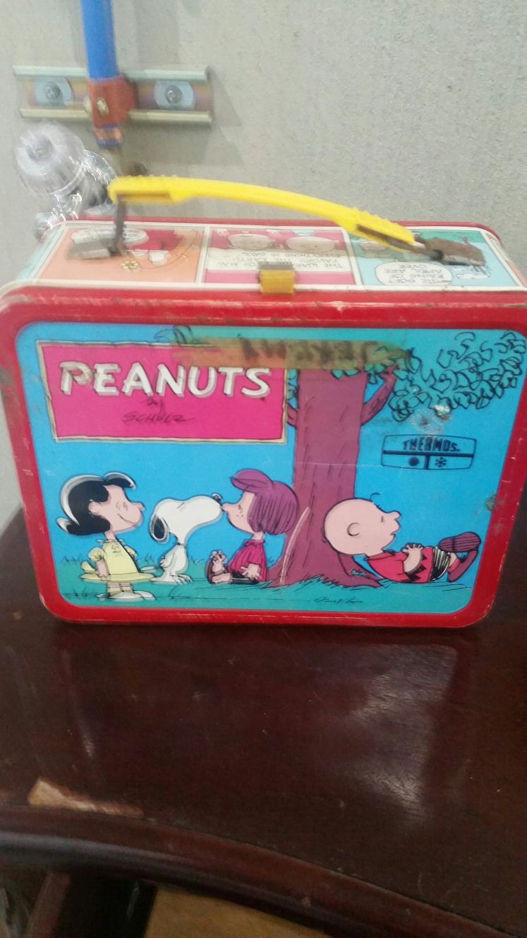 Vintage peanuts lunchbox with thermos