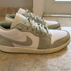 Nike Air Jordan 1 Low SE White Seafoam Sail
