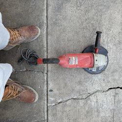 Milwaukee 9in Corded Grinder