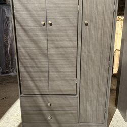 Wardrobe closet available in different colors