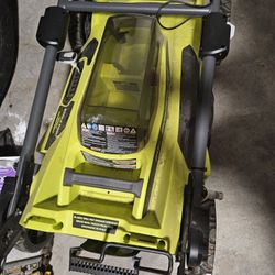 Lawnmower Cut Grass