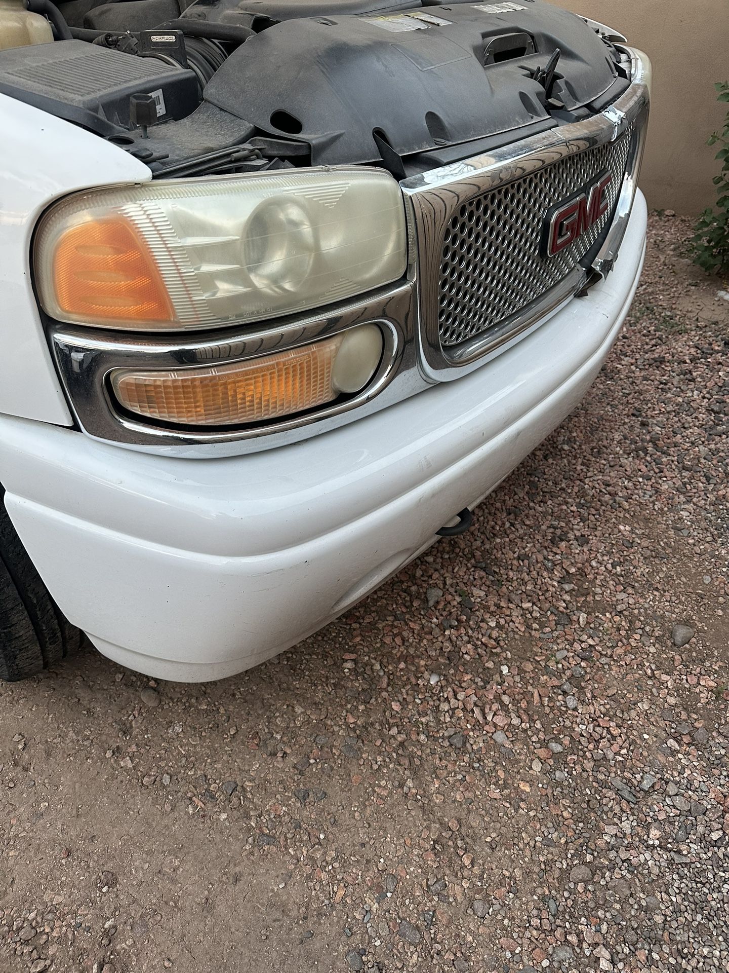 01 Yukon Denali Front Bumper