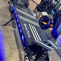 Dual-motor electric scooter