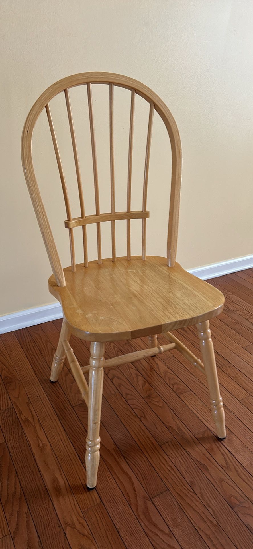 SIX Windsor-Amish Style Wooden Chairs