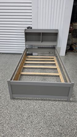 Kids Twin Size Bed Drame w/Pullout Bed