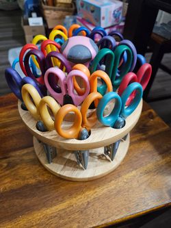 20 Kraft Edgers Crafting Scissors With Wood Spinning Holder