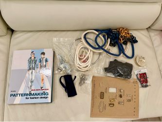 Patternmaking for fashion design book and trims