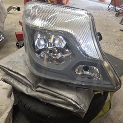 2014-2018 SPRINTER OEM HEADLIGHT