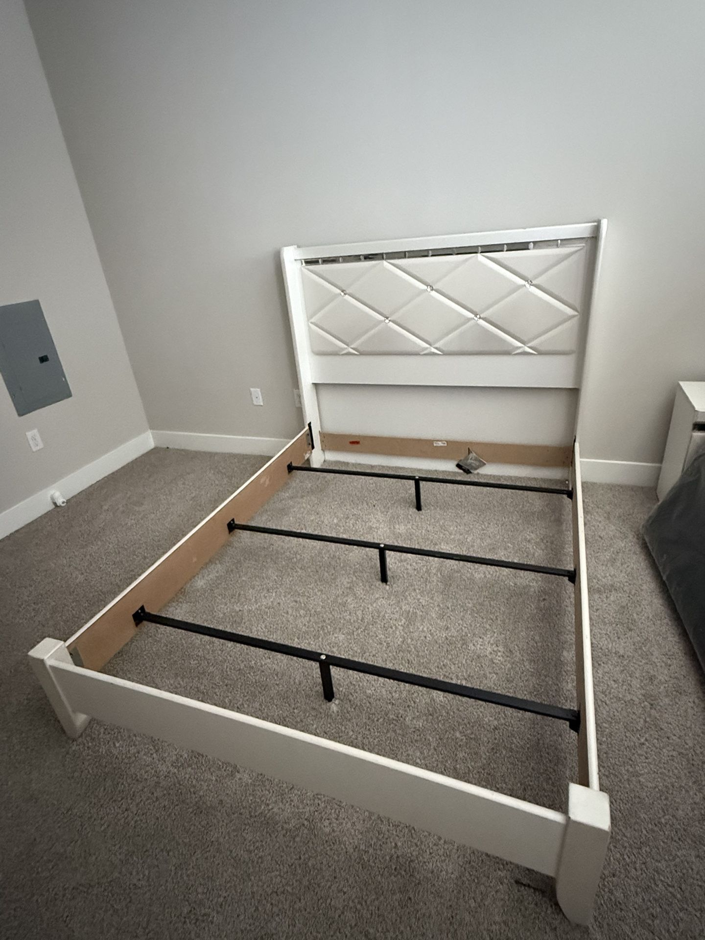 Ashley Dreamur Queen Bedroom Set