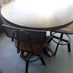 Round Dining Table W/4 Chairs Approx. 2 Yrs Old